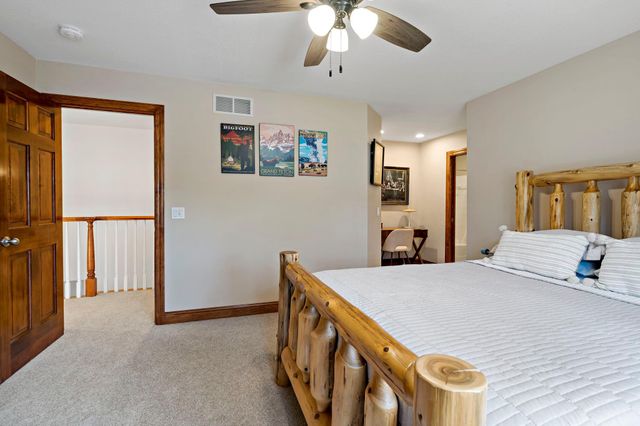 1504 Summit Oaks Court, Burnsville, MN 55337
