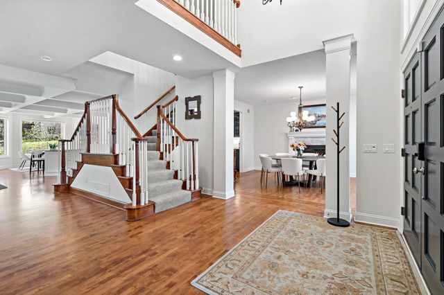 1504 Summit Oaks Court, Burnsville, MN 55337