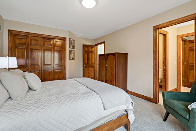 1504 Summit Oaks Court, Burnsville, MN 55337