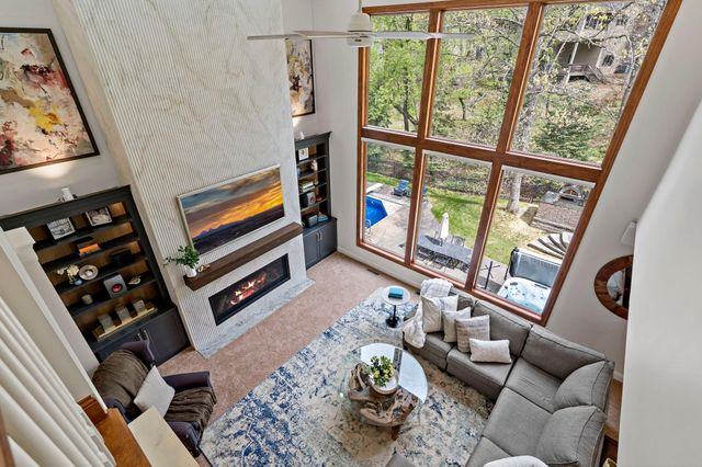 1504 Summit Oaks Court, Burnsville, MN 55337