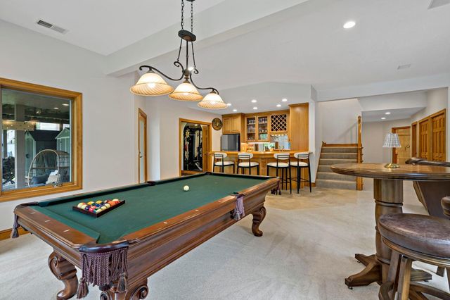 1504 Summit Oaks Court, Burnsville, MN 55337