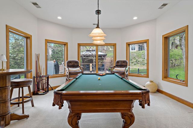 1504 Summit Oaks Court, Burnsville, MN 55337