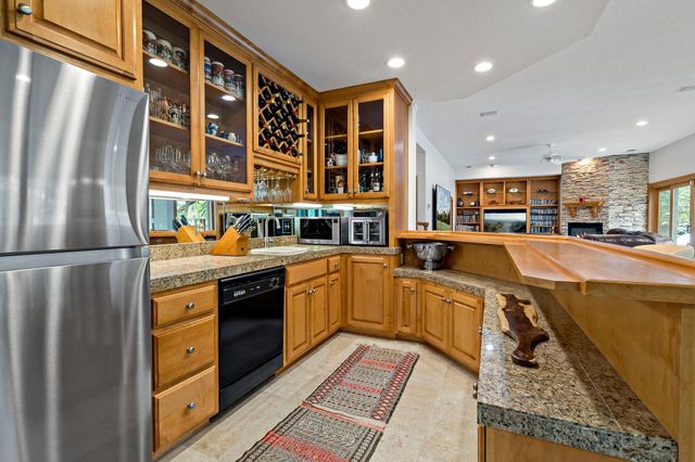 1504 Summit Oaks Court, Burnsville, MN 55337