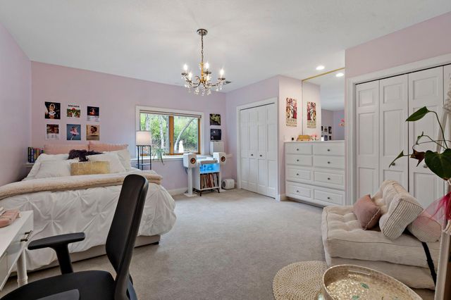 1504 Summit Oaks Court, Burnsville, MN 55337