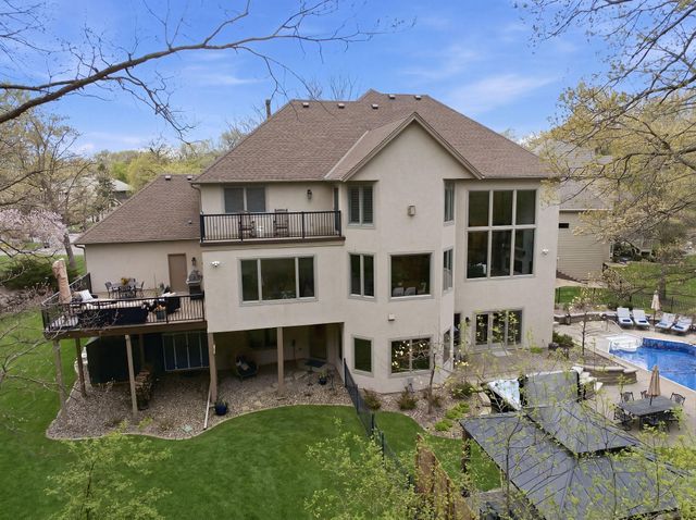 1504 Summit Oaks Court, Burnsville, MN 55337