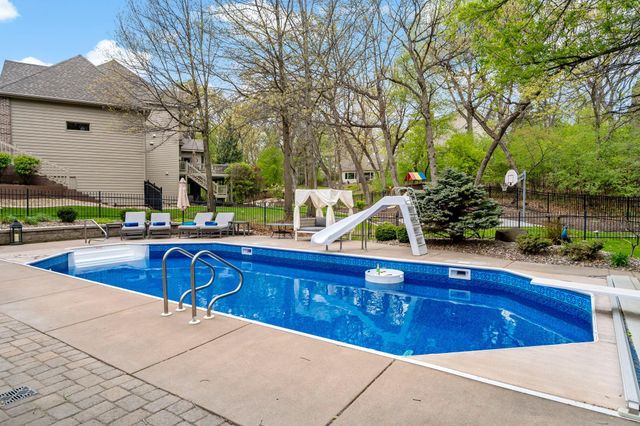 1504 Summit Oaks Court, Burnsville, MN 55337