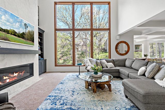 1504 Summit Oaks Court, Burnsville, MN 55337