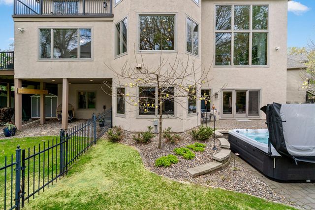 1504 Summit Oaks Court, Burnsville, MN 55337