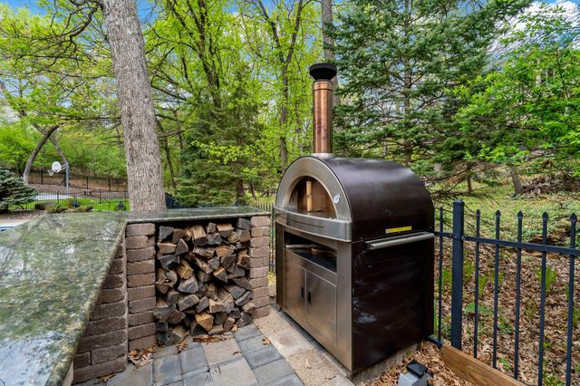 1504 Summit Oaks Court, Burnsville, MN 55337