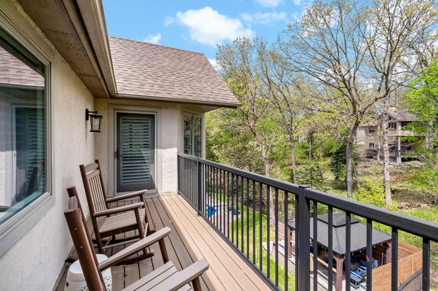 1504 Summit Oaks Court, Burnsville, MN 55337