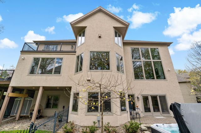 1504 Summit Oaks Court, Burnsville, MN 55337