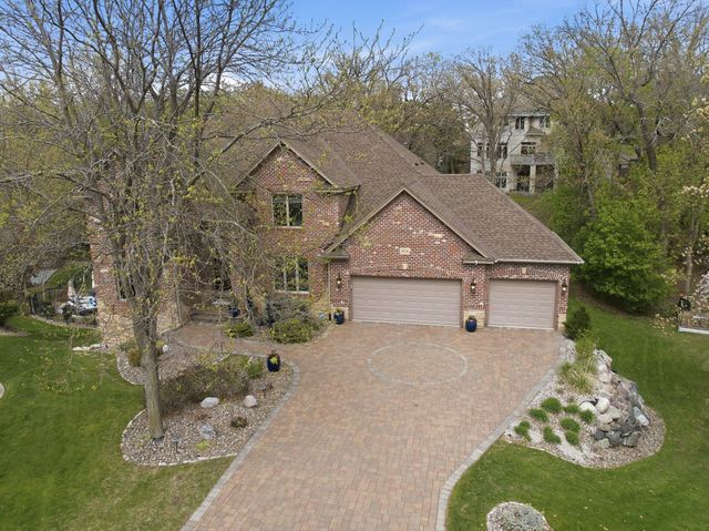 1504 Summit Oaks Court, Burnsville, MN 55337