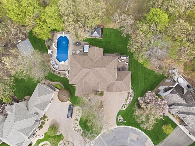 1504 Summit Oaks Court, Burnsville, MN 55337