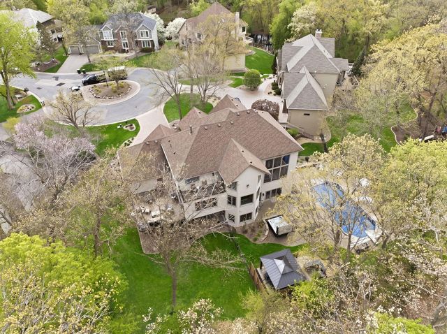 1504 Summit Oaks Court, Burnsville, MN 55337