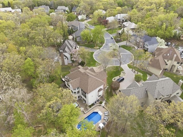 1504 Summit Oaks Court, Burnsville, MN 55337
