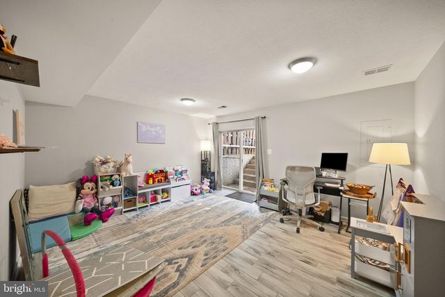2807 ROESH WAY, Vienna, VA 22181