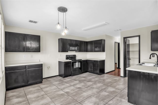 3825 Irish Setter Drive, Fort Worth, TX 76123