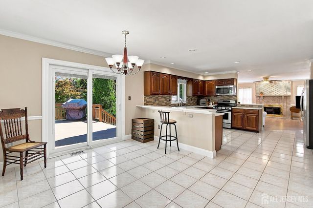 41 High Pointe Way, Old Bridge, NJ 07747