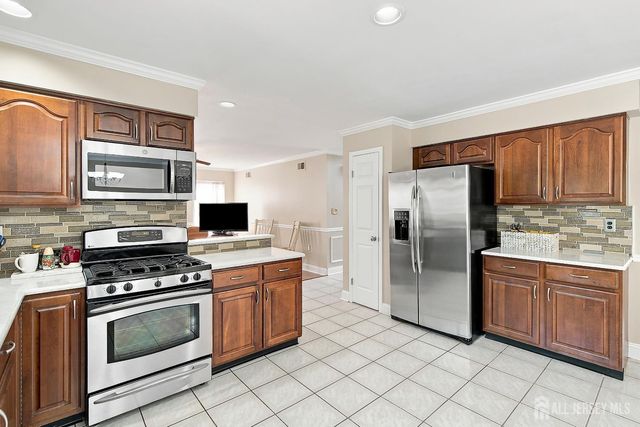 41 High Pointe Way, Old Bridge, NJ 07747