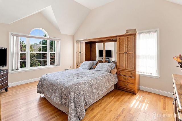 41 High Pointe Way, Old Bridge, NJ 07747
