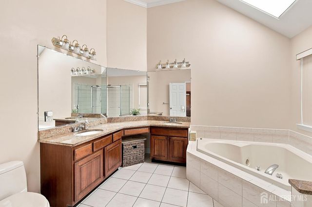 41 High Pointe Way, Old Bridge, NJ 07747
