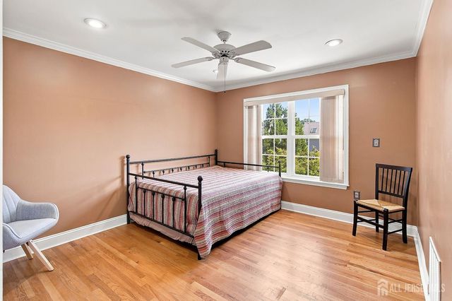 41 High Pointe Way, Old Bridge, NJ 07747