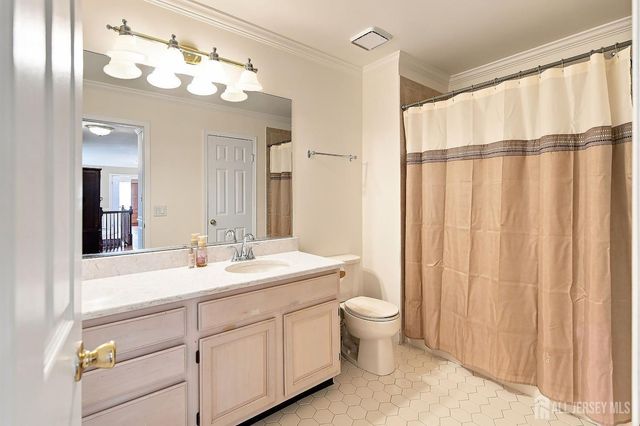 41 High Pointe Way, Old Bridge, NJ 07747