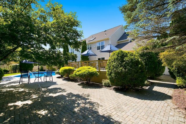 41 High Pointe Way, Old Bridge, NJ 07747