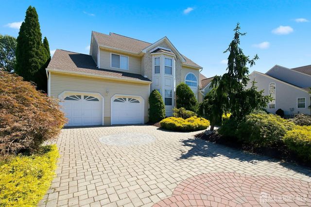 41 High Pointe Way, Old Bridge, NJ 07747
