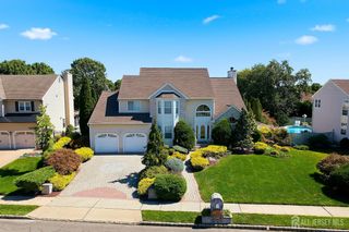 41 High Pointe Way, Old Bridge, NJ 07747