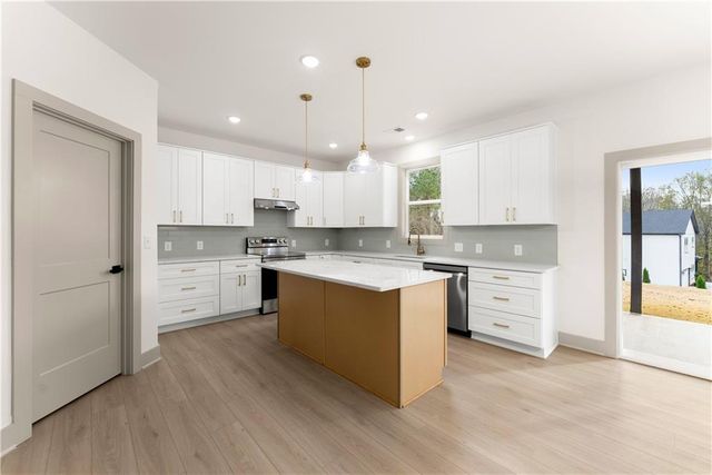 403 Magnolia Avenue, Jefferson, GA 30549