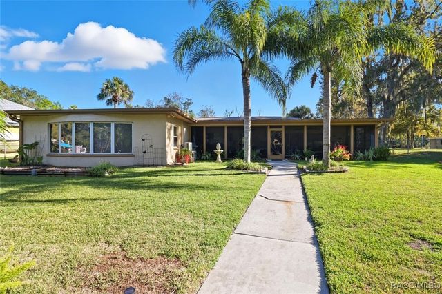 10039 W Halls River Road, Homosassa, FL 34448