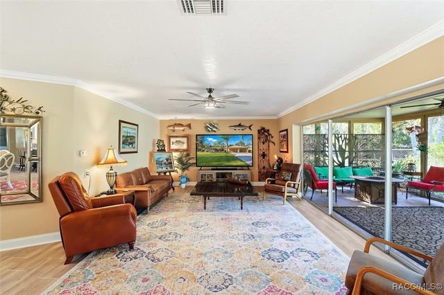 10039 W Halls River Road, Homosassa, FL 34448