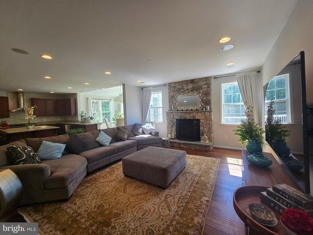 8091 SIDE HILL DR, Warrenton, VA 20187