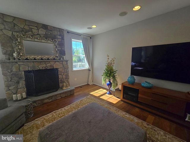 8091 SIDE HILL DR, Warrenton, VA 20187