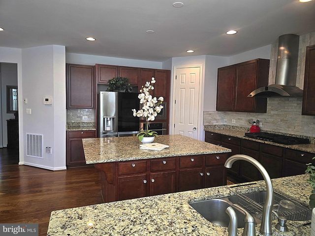 8091 SIDE HILL DR, Warrenton, VA 20187