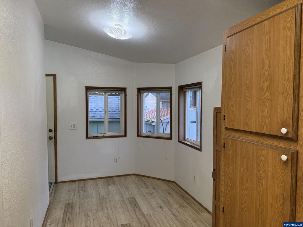 Image 14 of property listing at 1533 Fern Ridge (#20) Rd SE 20, Stayton, OR 97383