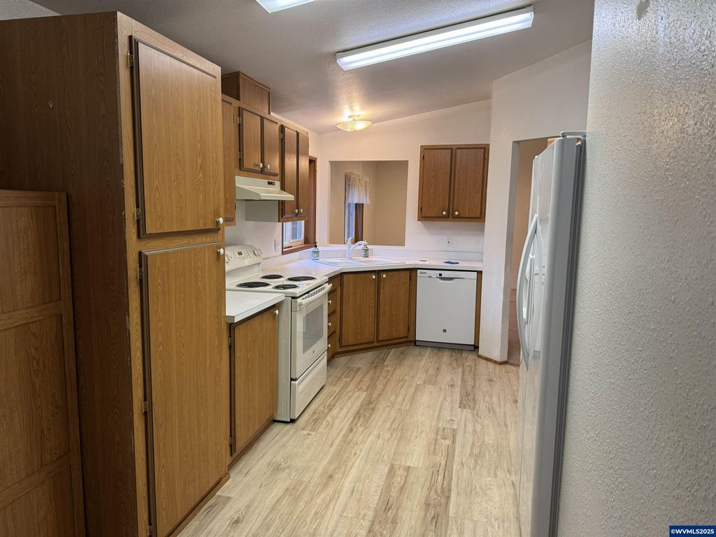 Image 19 of property listing at 1533 Fern Ridge (#20) Rd SE 20, Stayton, OR 97383