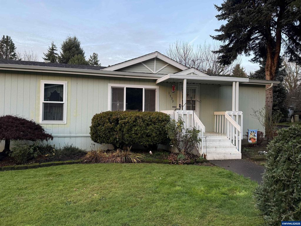 Image 2 of property listing at 1533 Fern Ridge (#20) Rd SE 20, Stayton, OR 97383