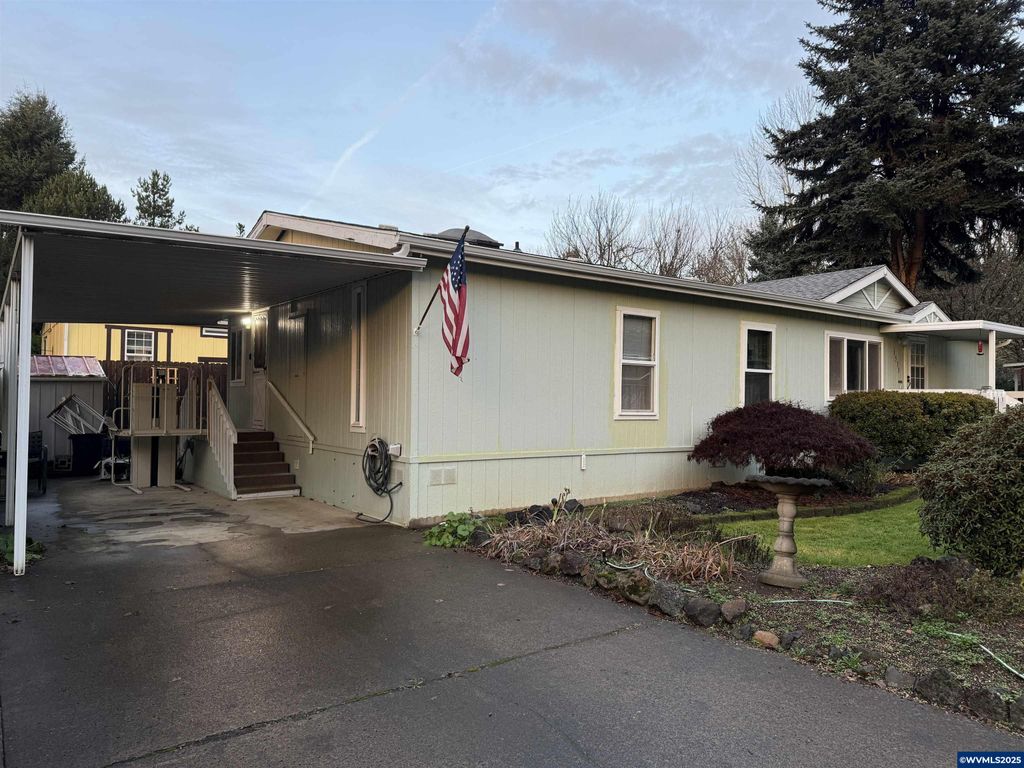 Image 3 of property listing at 1533 Fern Ridge (#20) Rd SE 20, Stayton, OR 97383