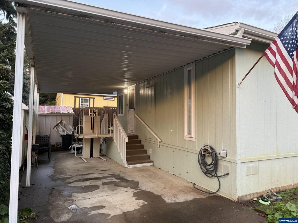 Image 6 of property listing at 1533 Fern Ridge (#20) Rd SE 20, Stayton, OR 97383