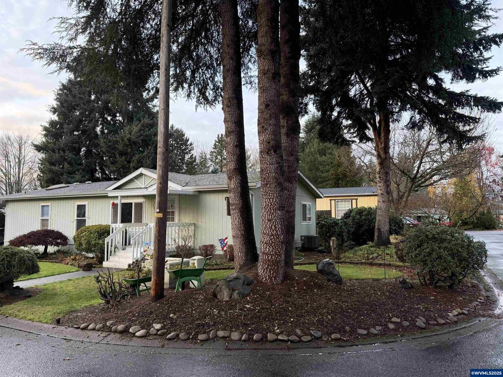 Image 7 of property listing at 1533 Fern Ridge (#20) Rd SE 20, Stayton, OR 97383