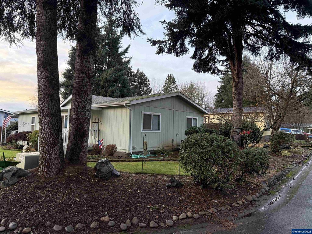 Image 8 of property listing at 1533 Fern Ridge (#20) Rd SE 20, Stayton, OR 97383