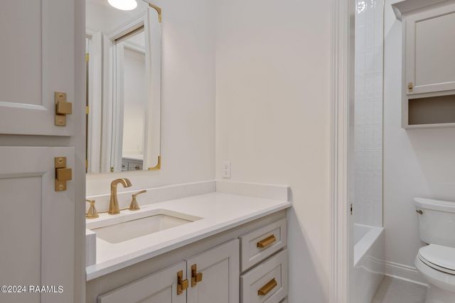 303 Ivy Cottage Drive, Youngsville, LA 70592