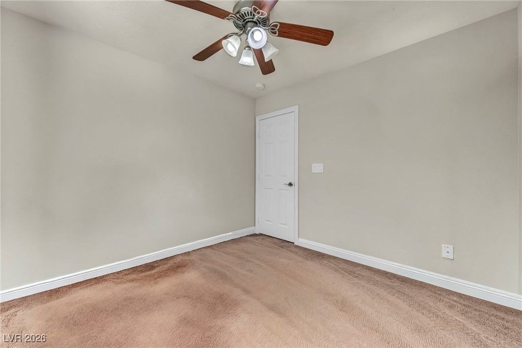 Image 21 of property listing at 8825 Traveling Breeze Avenue 102, Las Vegas, NV 89178