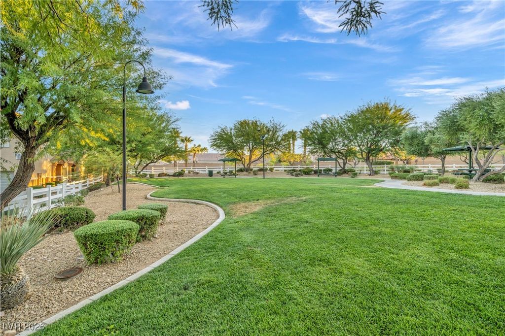 Image 34 of property listing at 8825 Traveling Breeze Avenue 102, Las Vegas, NV 89178