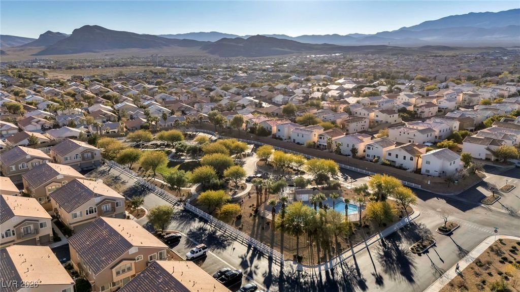 Image 42 of property listing at 8825 Traveling Breeze Avenue 102, Las Vegas, NV 89178