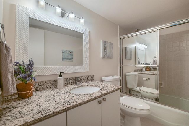 3930 Inverrary Boulevard 703-d, Lauderhill, FL 33319