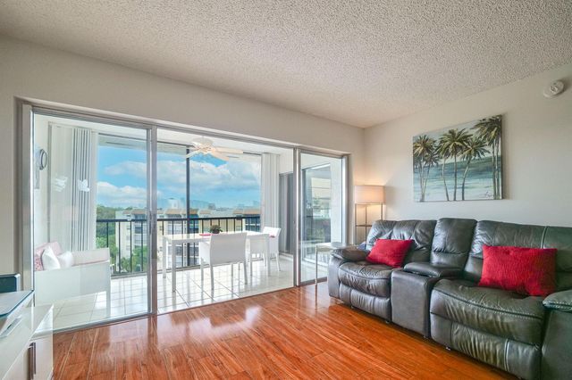 3930 Inverrary Boulevard 703-d, Lauderhill, FL 33319