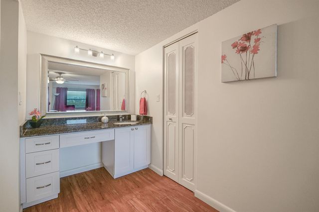 3930 Inverrary Boulevard 703-d, Lauderhill, FL 33319